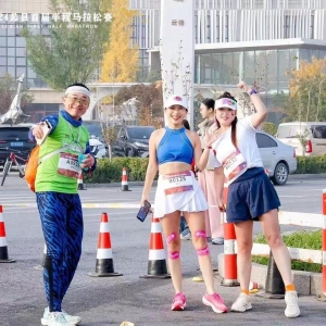 有人月入过万，马拉松热催生“私兔陪跑”，这究竟是门什么生意 ... ... ... ... ... ...